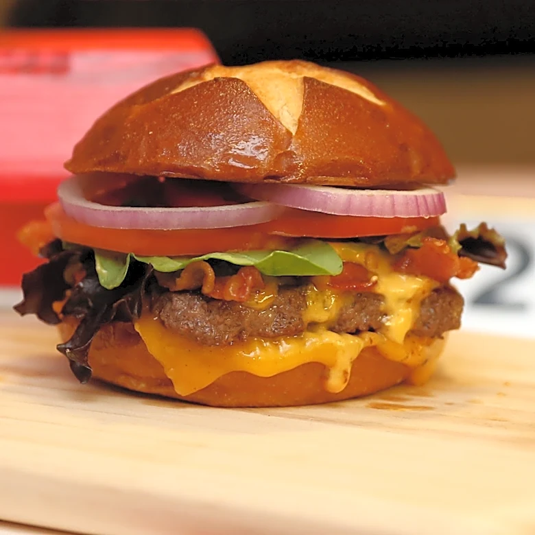 The Simple Way To Get A Hot And Fresh Wendy's Burger