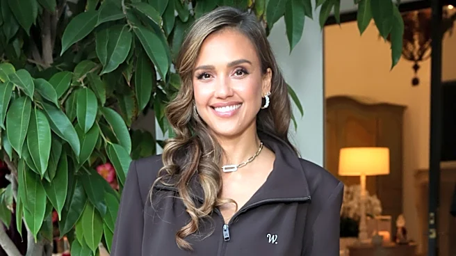 The Unexpected Ingredient Jessica Alba Adds To Her Drinking Water