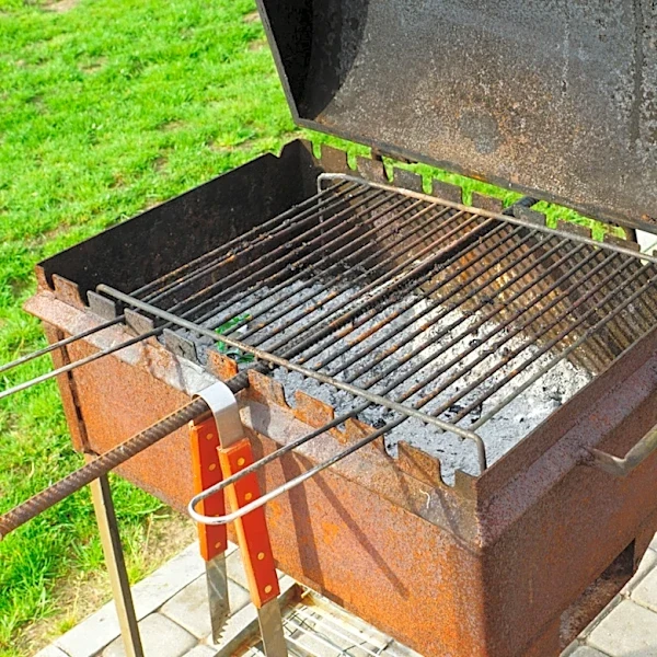 Is It Safe To Grill Food On Rusty Grates?