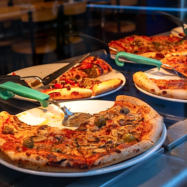 This Largely Forgotten Chain Offers A Popular Unlimited Pizza And Pasta Buffet