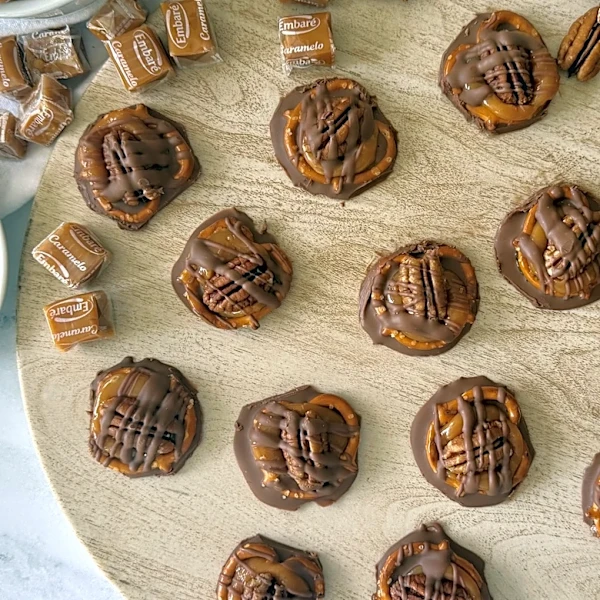Mouth-Watering 4 Ingredient Pretzel Turtles Recipe