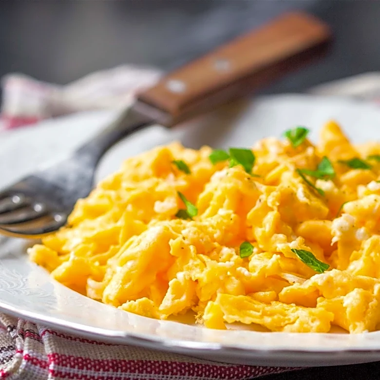 The Method That Makes The Tastiest Scrambled Eggs