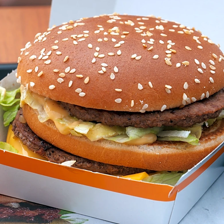 What The Middle Bun In A McDonald's Big Mac Is For