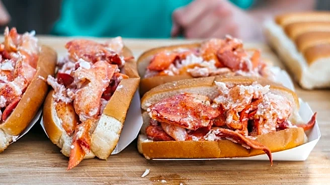 One Of The Best Seafood Restaurants In Maine Has A Killer Lobster Roll, According To Diners