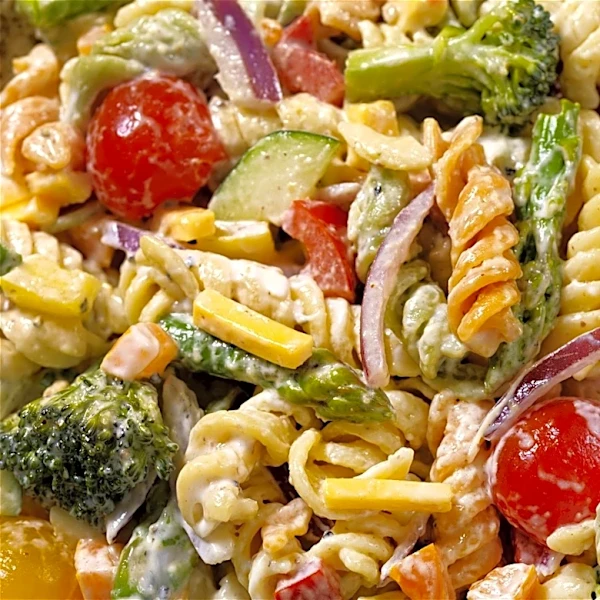 This Creamy Ingredient Gives Pasta Salad A Serious Flavor Boost