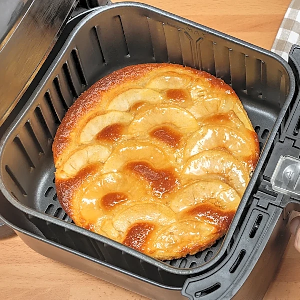 The Style Of Air Fryer You Shouldn't Use For Baking