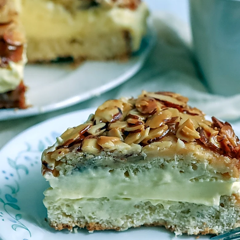 Bienenstich (German Bee Sting Cake) Recipe