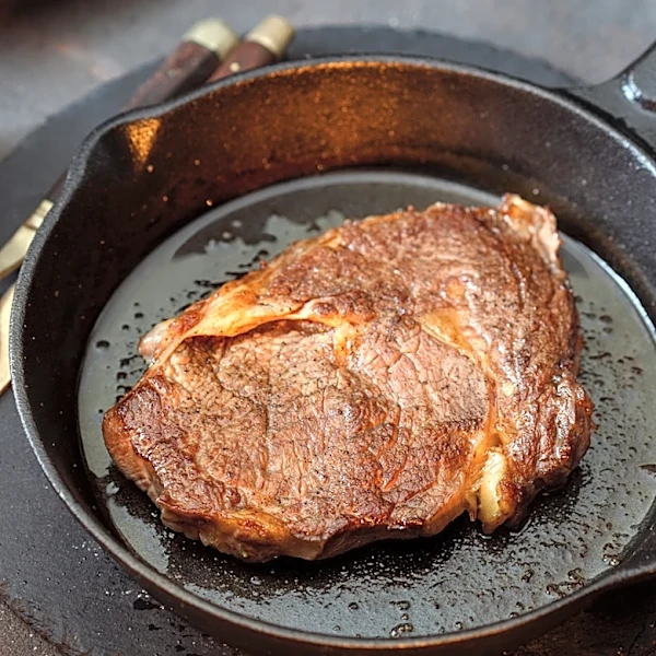 Why Cast Iron Isn't Always The Best Pan For Cooking Steak