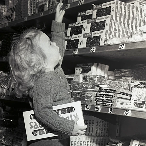 15 Candies Americans Ate In The '50s