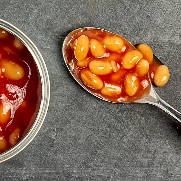 Take Canned Baked Beans From Basic To Flavorful With This Fresh Fruit