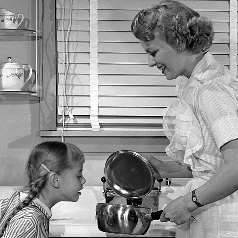 10 Popular Foods From The '50s That Have Vanished