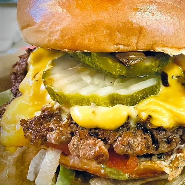 The Popular Chicken Restaurant That Sells Fan-Favorite Burgers
