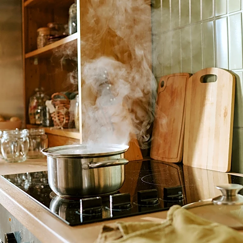 11 Common Mistakes Everyone Makes While Cooking On An Induction Stovetop