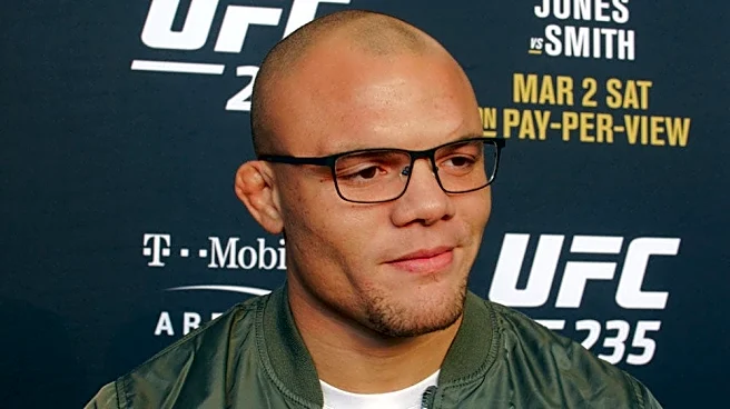 Anthony Smith's manager issues statement after arrest, including comment from wife