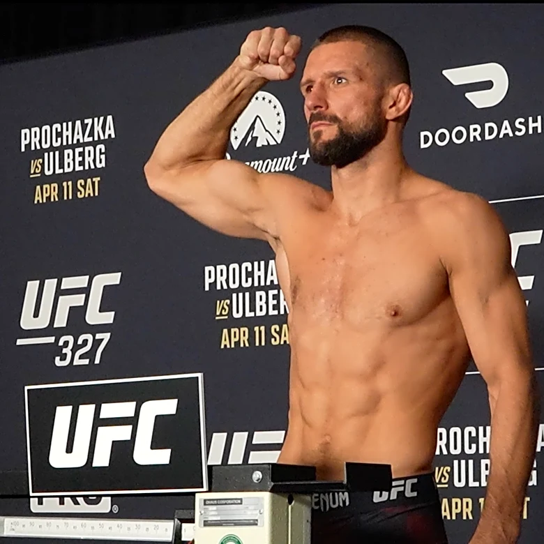 UFC Fight Night 284 weigh-in results, live video stream