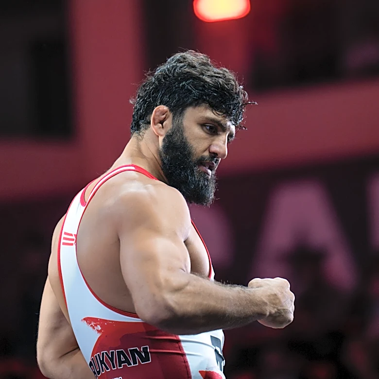 RAF 14: Arman Tsarukyan vs. Dillon Danis set for middleweight crossover title