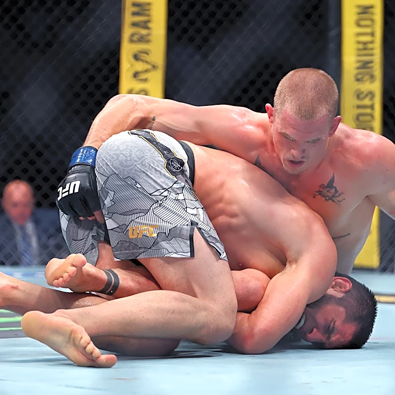 Carlos Prates disses Islam Makhachev's fighting style as he eyes UFC title shot