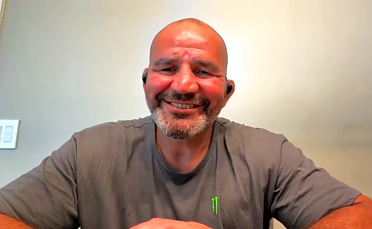 Glover Teixeira explains boxing Mauricio Rua, plans to 'take his head off'