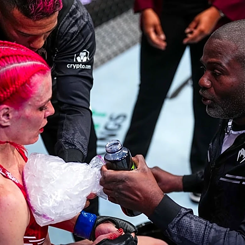 UFC contender will '100 percent' still work with Din Thomas despite controversy
