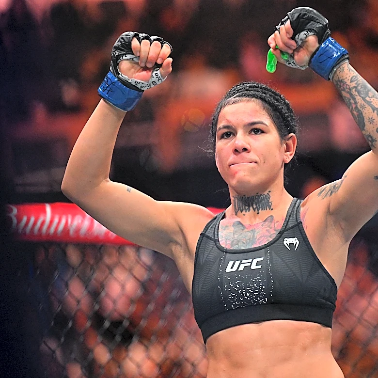 Denise Gomes hits contender status with fifth straight win at UFC Shanghai