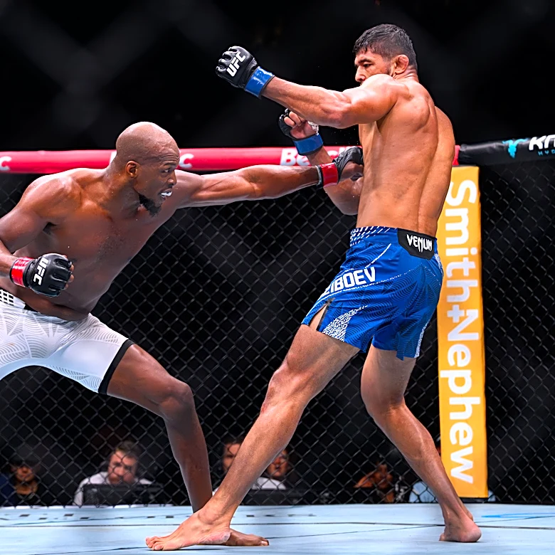 Ex-UFC champ says Michael Page fights 'like has a live feed of the judges' scorecards'