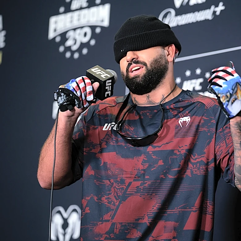 Alexander Volkov sarcastically lauds UFC for giving 'mentally ill' Hokit title shot