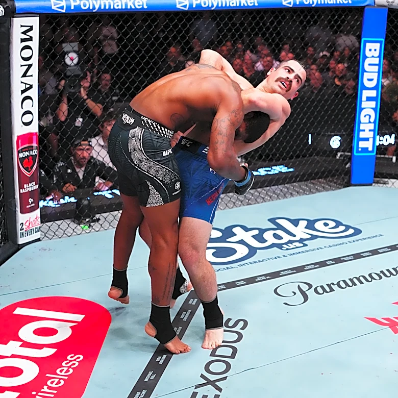 UFC Fight Night 289 video: Luis Hernandez wins debut in 57 seconds