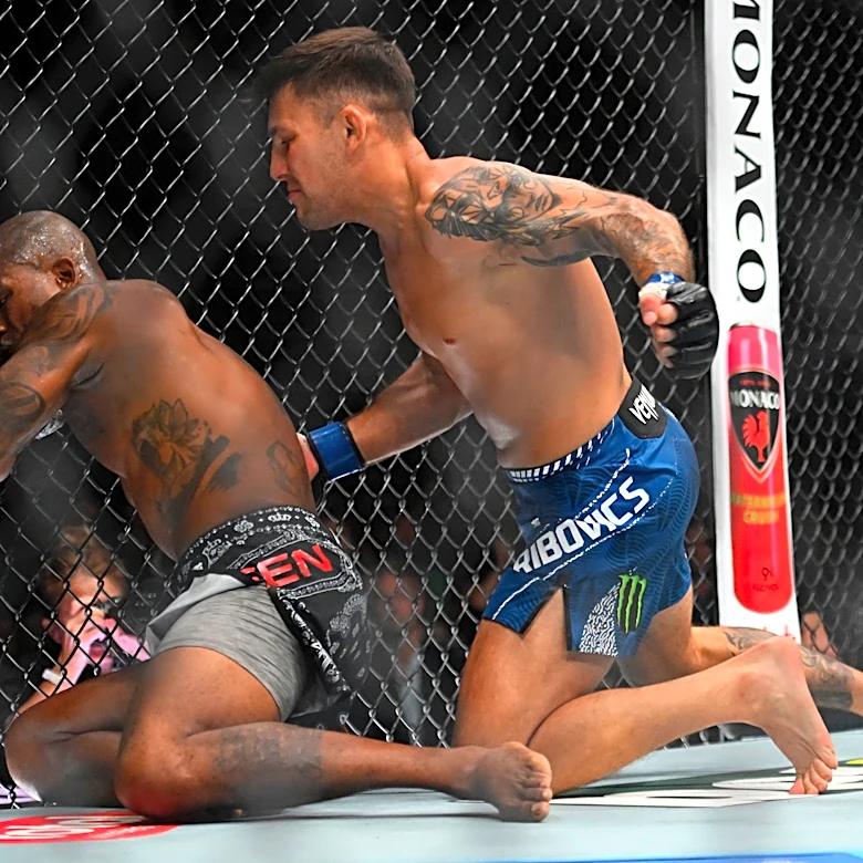 Legend who cornered King Green at UFC 332 OK with Herb Dean's stoppage