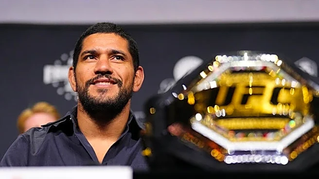 Hall of Famer believes Alex Pereira's 'championship mindset' helps him prevail at UFC 335