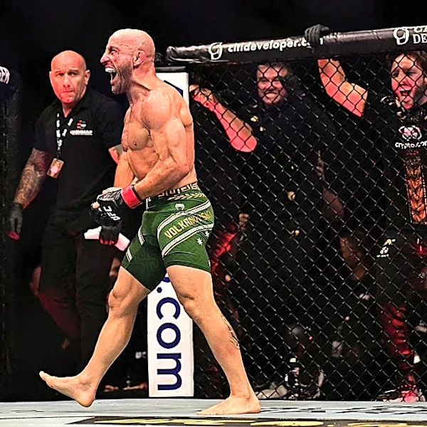 UFC 333 results: Alexander Volkvanovski puts away Movsar Evloev inside two