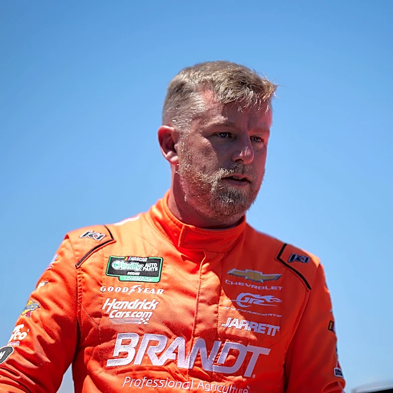 Justin Allgaier cruising with No. 1 seed in Chase in O'Reilly season