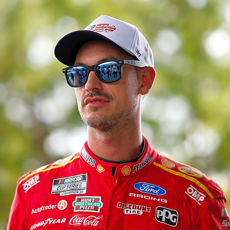 Joey Logano loses Chase points after flat tire at Kansas in 2026