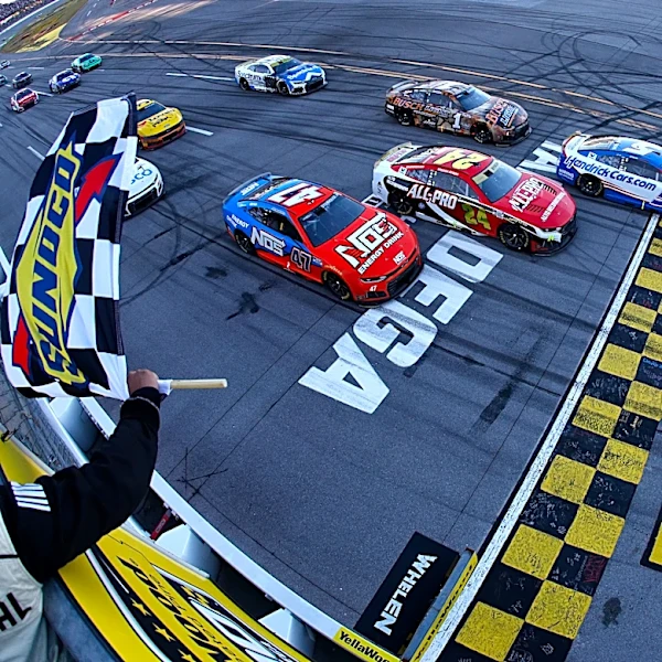 Kyle Larson wins NASCAR Cup Series race at Talladega in 2026 Chase