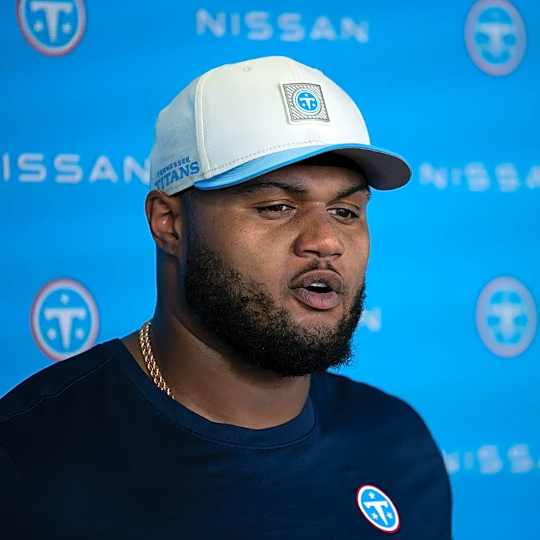 Tennessee Titans' Dan Moore leaves practice with injury, Robert Saleh has no update