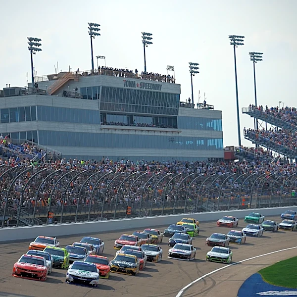 NASCAR Iowa qualifying live results, Cup Series starting lineup
