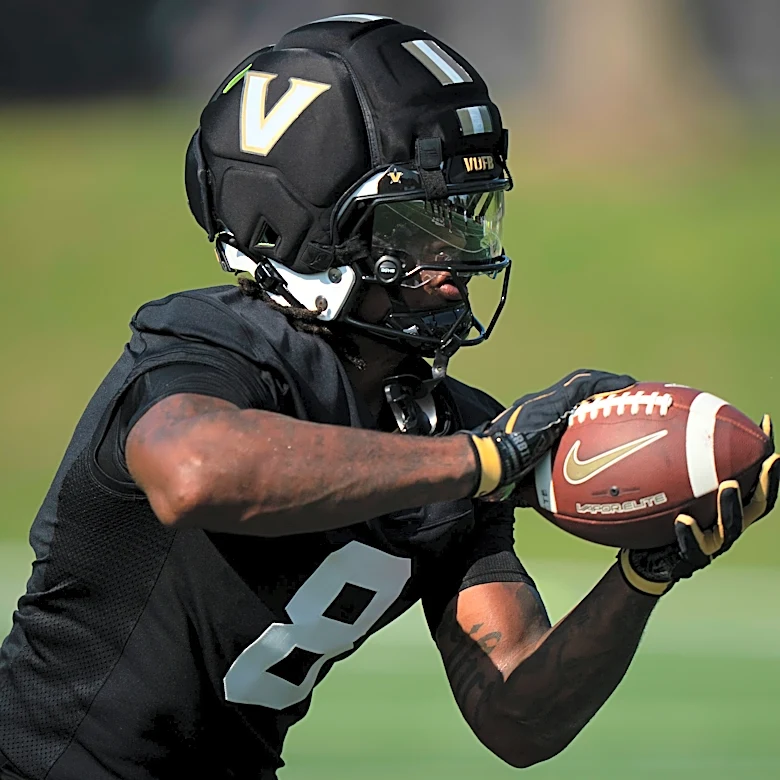Vanderbilt football tight ends include former QB and OL. A look at unusual room