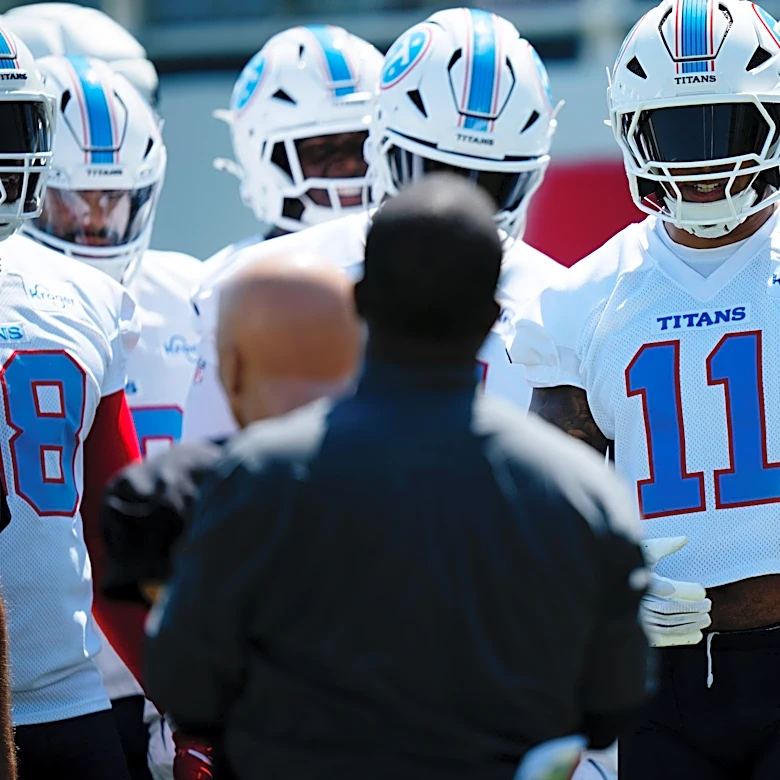 The only starter on Titans D who's hitting free agency talks contract