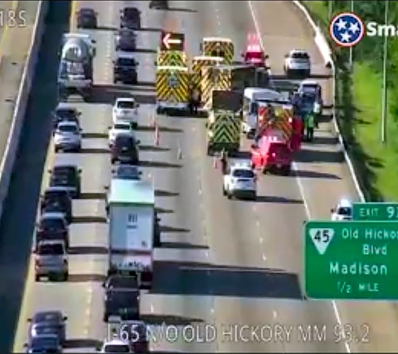 School bus crash on I-65 crash causes minor injuries, closed lanes