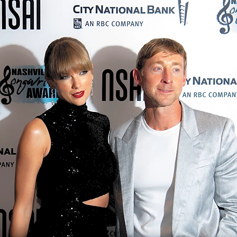 Taylor Swift talks 'country roots', plans for 'more' at Grammy Museum