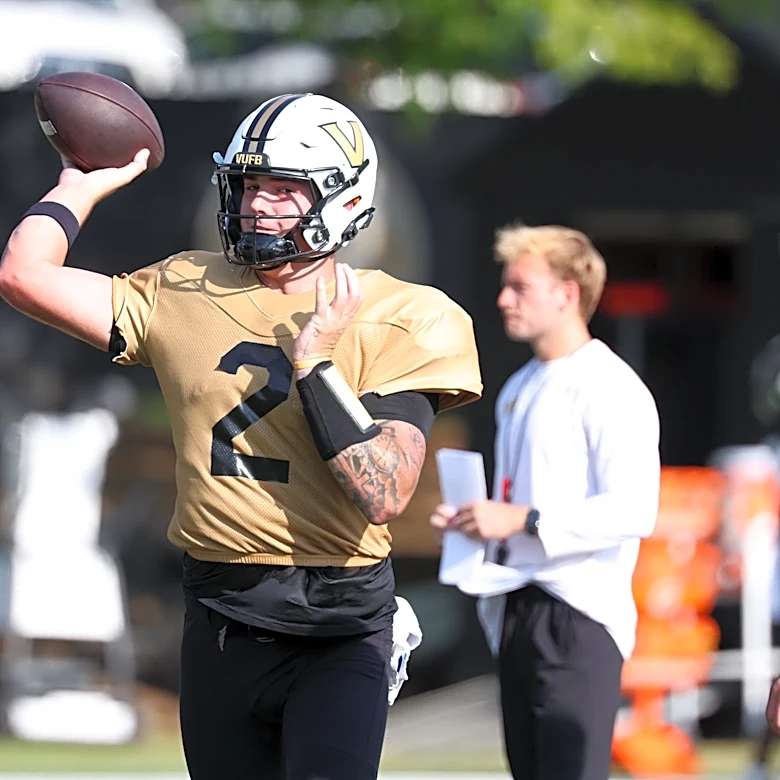 If Jared Curtis is still playing, Vanderbilt football hasn't settled on a QB yet | Estes