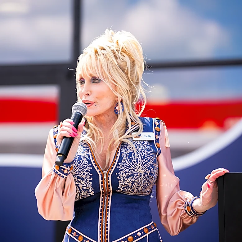 Dolly Parton's final public appearance included a joke about Buc-ee's