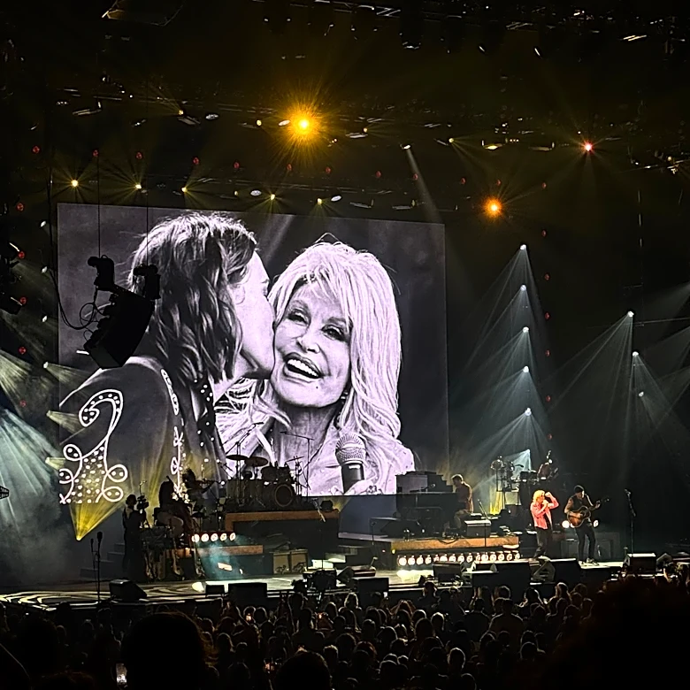 Brandi Carlile's Dolly Parton tribute shows Nashville's grief, gratitude
