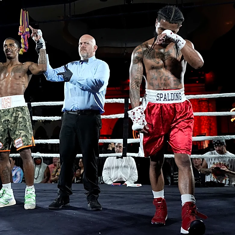 Kamari Burnside victorious as Mayweather Promotions, Country Box debut in Nashville