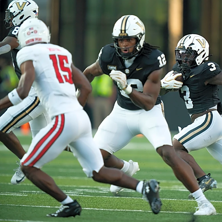 Vanderbilt football enters lightning weather delay vs Austin Peay