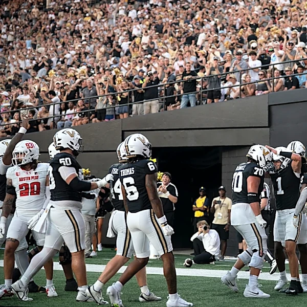 How Vanderbilt football offense looked different between Jared Curtis, Blaze Berlowitz