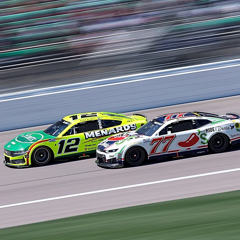 Ryan Blaney, Carson Hocevar fight on pit road after NASCAR Bristol night race crash