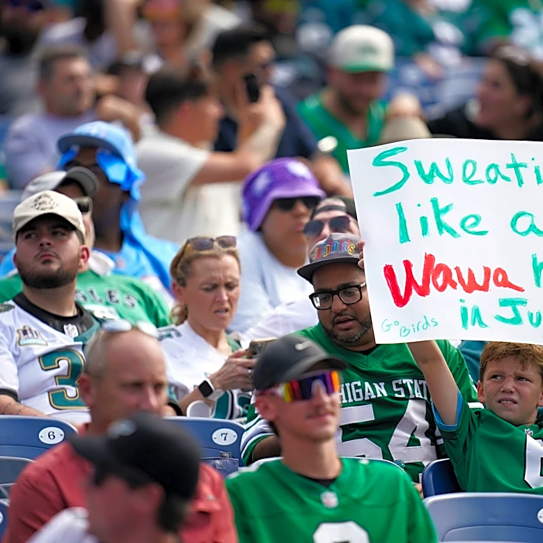 Eagles fans flock en masse to Nissan Stadium for Titans game