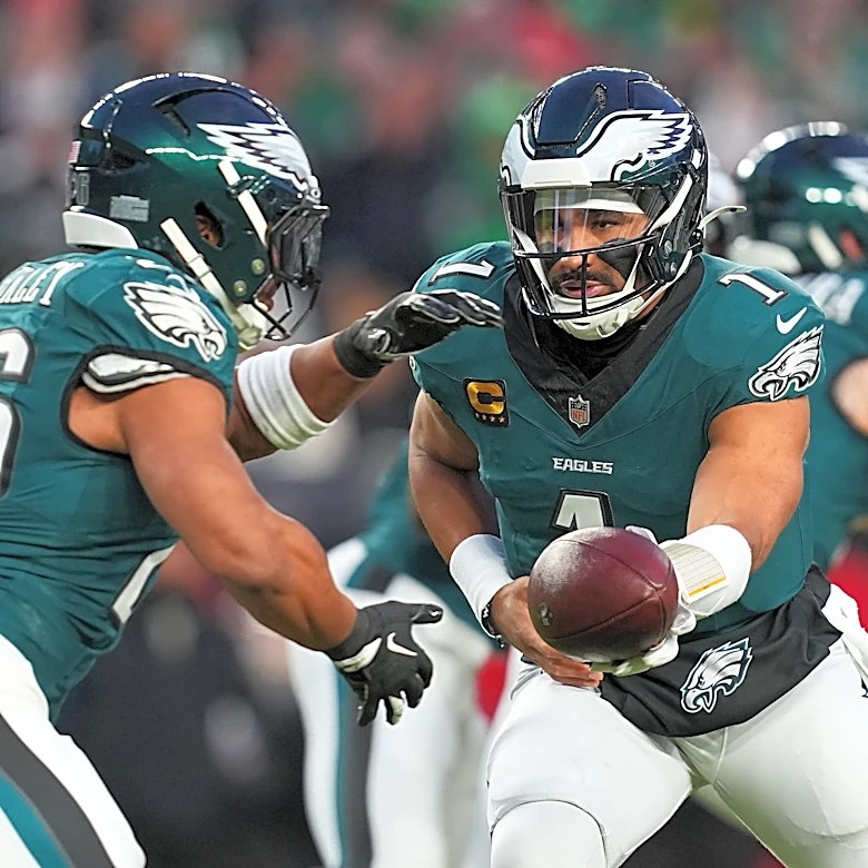 Saquon Barkley injury update: RB leaves for locker room in Eagles vs Titans