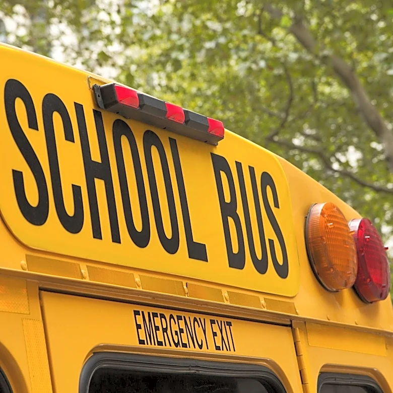 Car rear-ends Nashville school bus in Antioch, students injured
