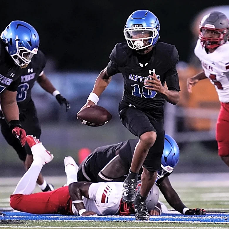 Top Nashville area TSSAA football players on offense at midseason